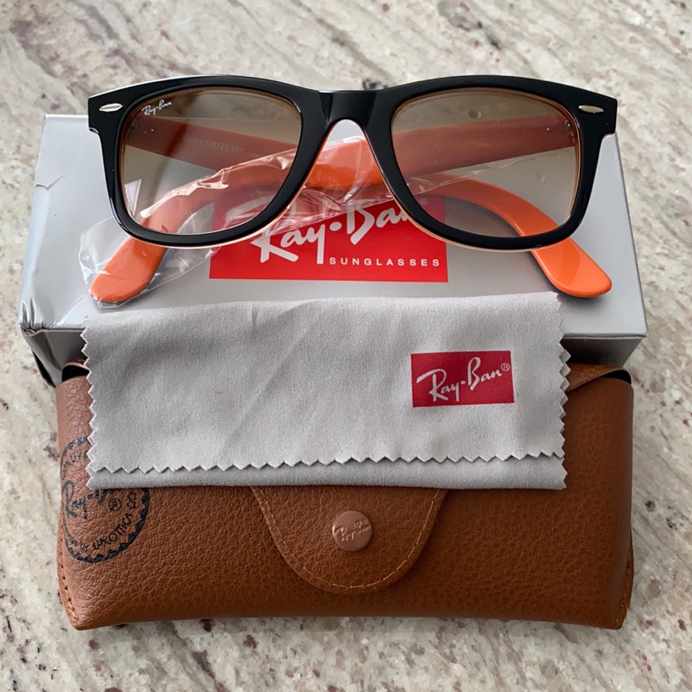BRAND NEW! Ray-Ban Wayfarer!